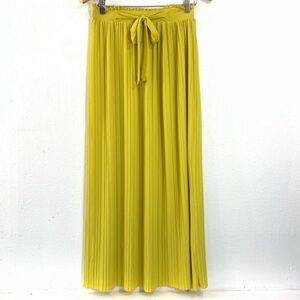 Soho Apparel Pleated Yellow Maxi Skirt Size L